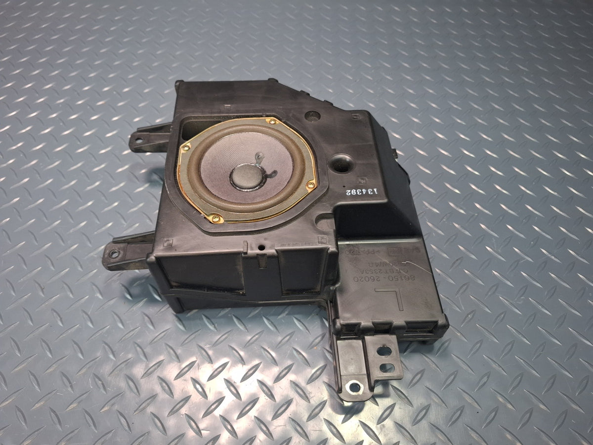 93-99 Toyota Hiace KZH106W Rear Left Audio Speaker w Box 86150-26020 OEM