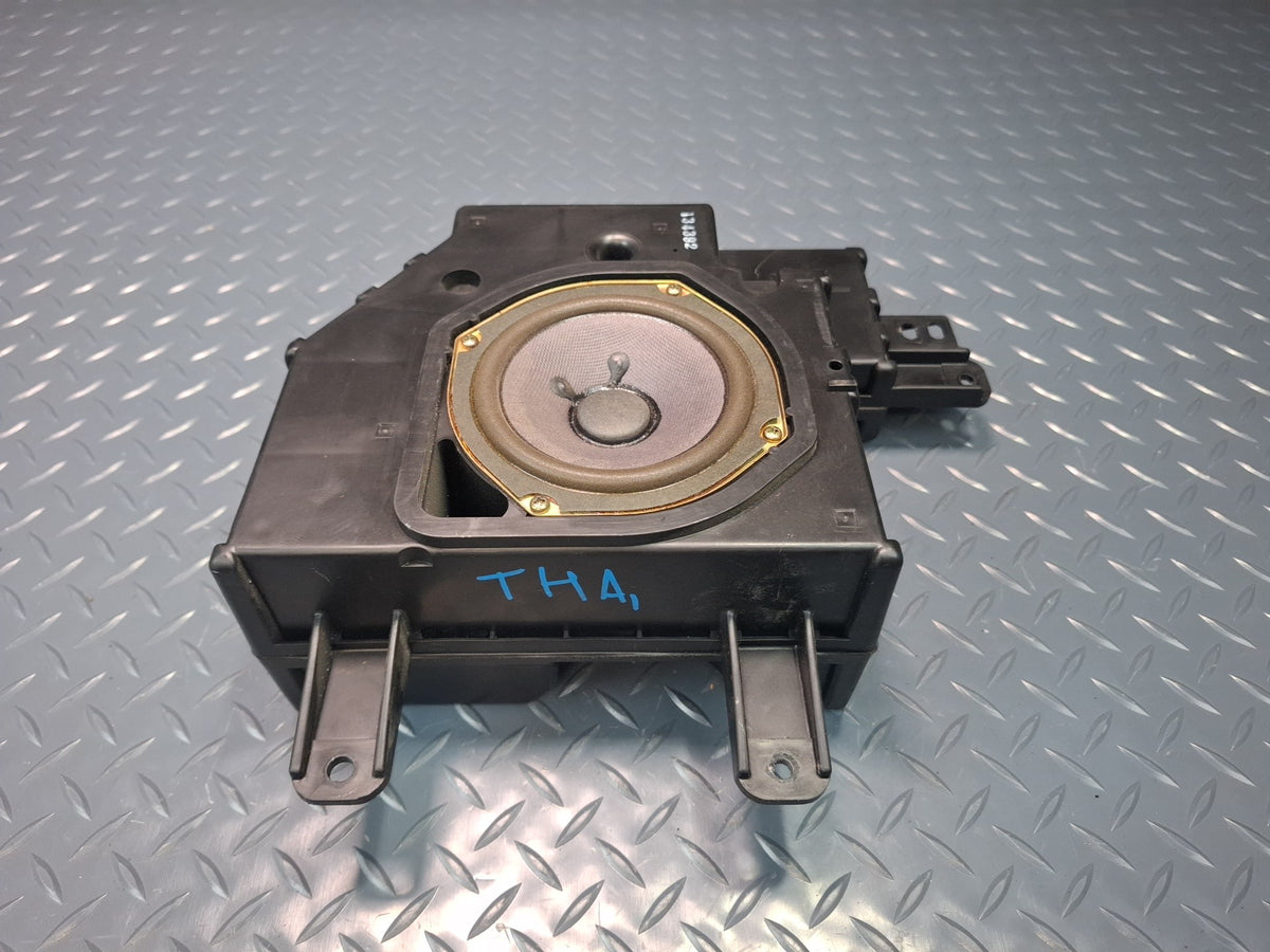 93-99 Toyota Hiace KZH106W Rear Left Audio Speaker w Box 86150-26020 OEM