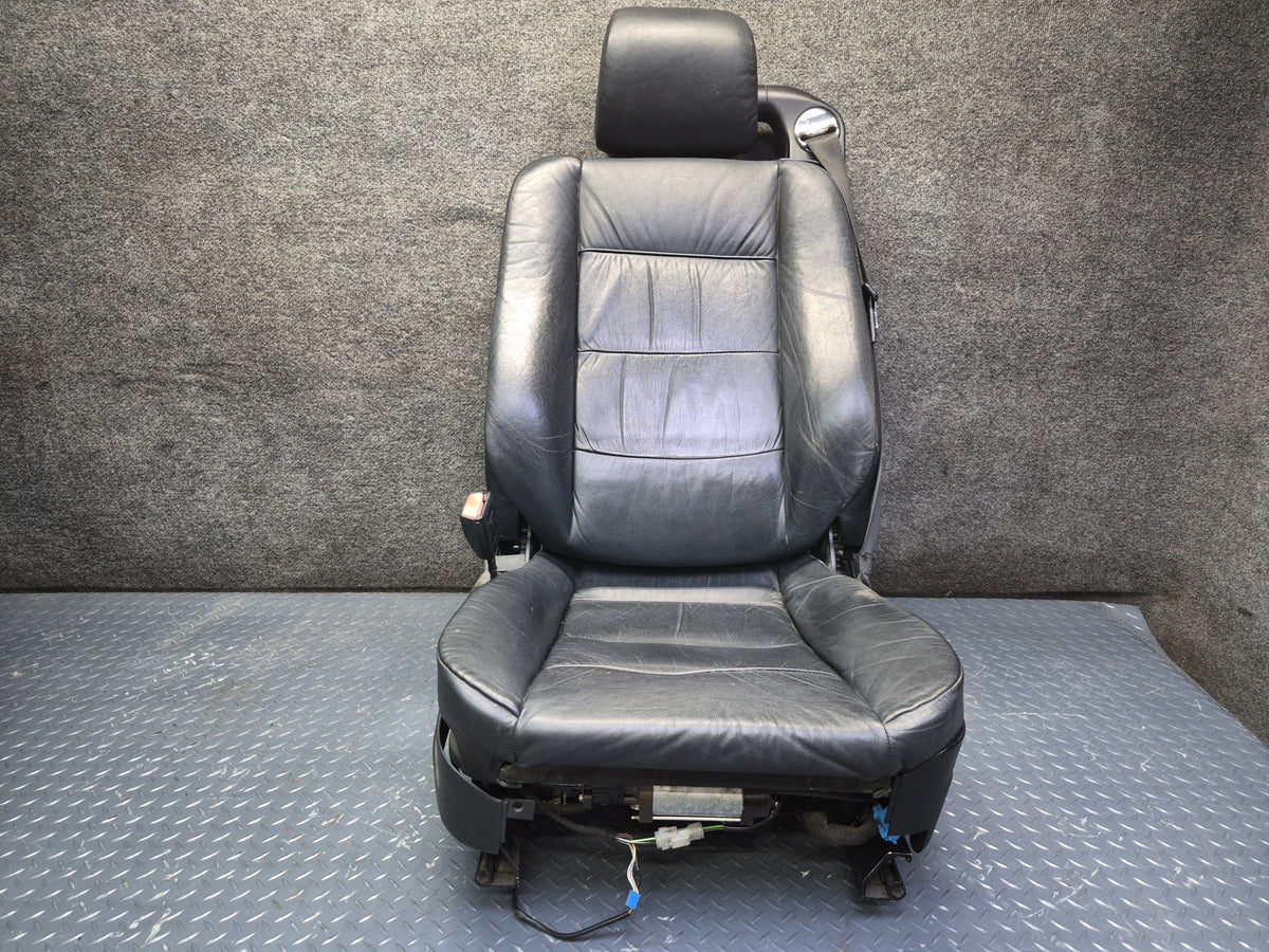 1994-1997 BMW E31 840Ci Front & Rear Leather Seat Black Set Defected