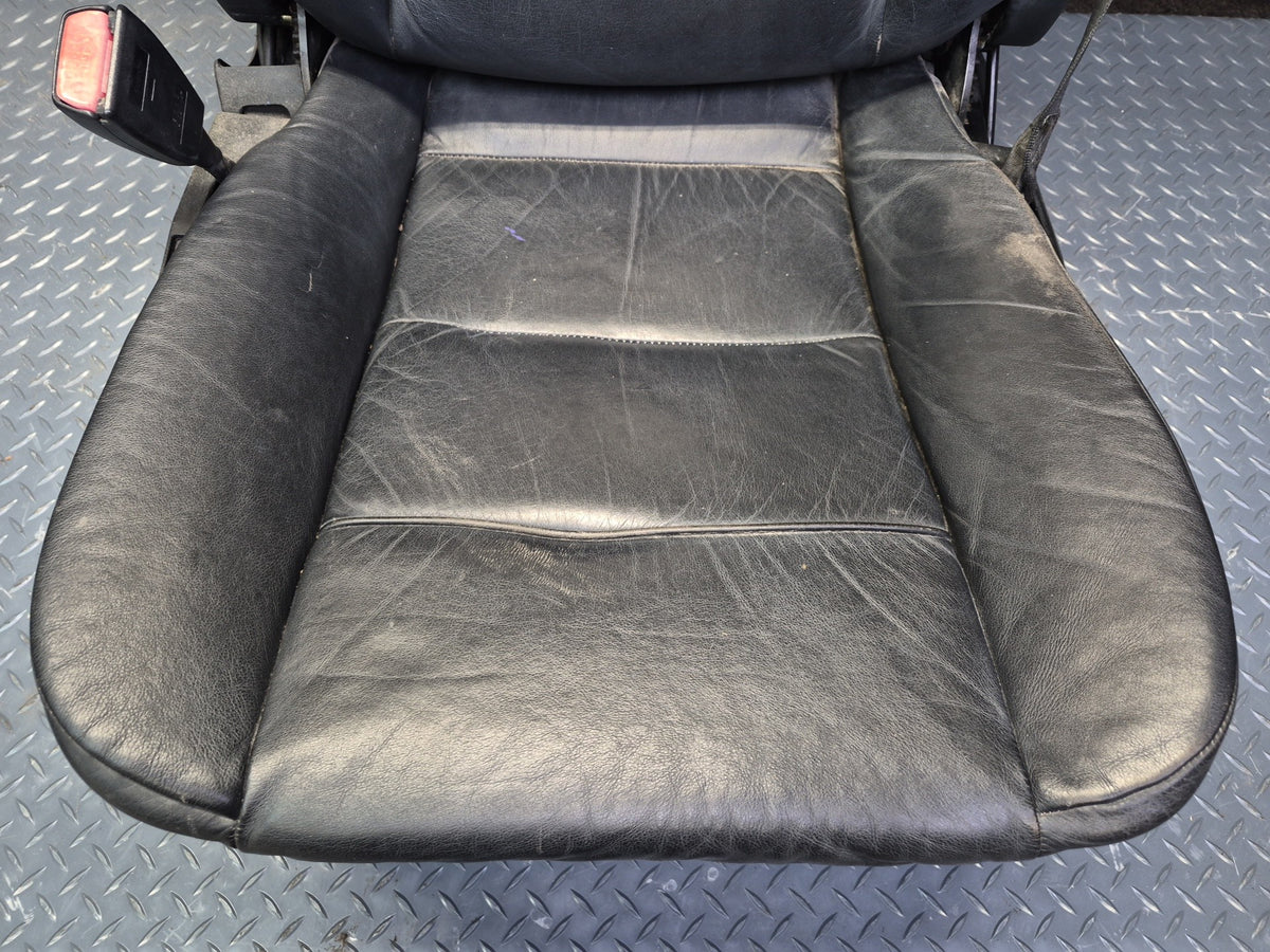 1994-1997 BMW E31 840Ci Front & Rear Leather Seat Black Set Defected