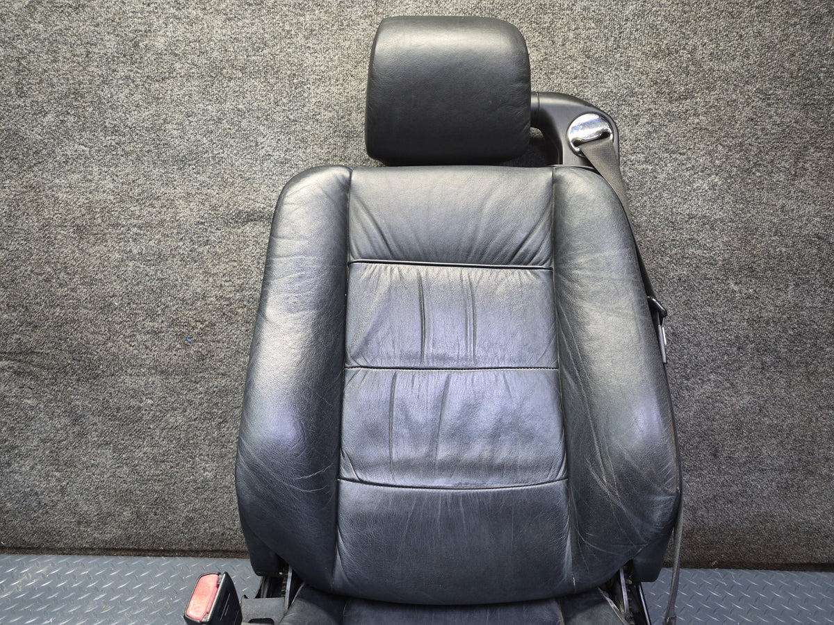 1994-1997 BMW E31 840Ci Front & Rear Leather Seat Black Set Defected