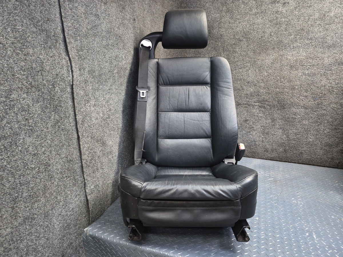 1994-1997 BMW E31 840Ci Front & Rear Leather Seat Black Set Defected