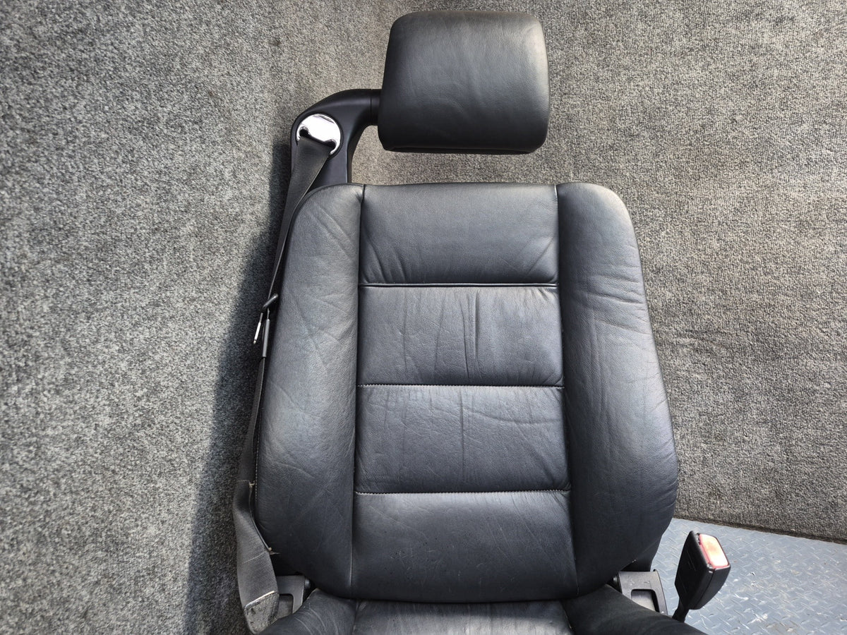 1994-1997 BMW E31 840Ci Front & Rear Leather Seat Black Set Defected