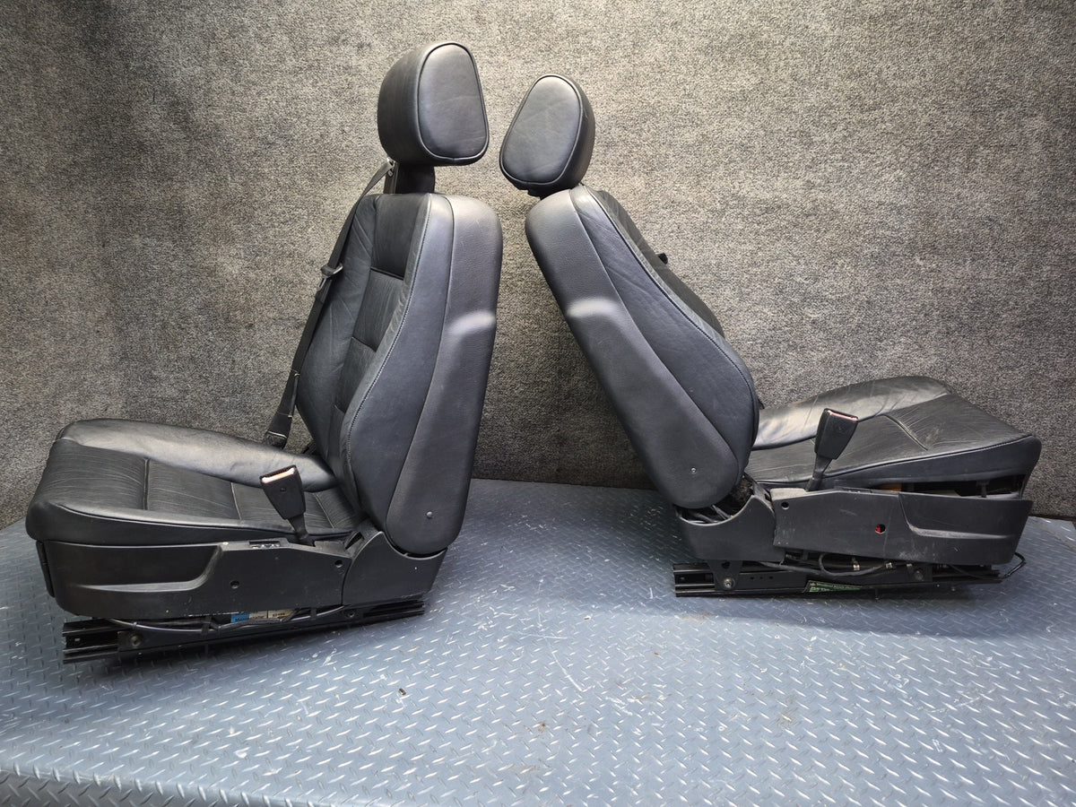 1994-1997 BMW E31 840Ci Front & Rear Leather Seat Black Set Defected