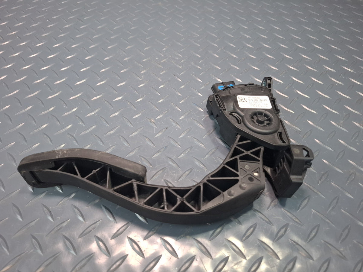 13-15 Audi RS5 8F7 A/T Aluminum Gas Pedal 4F1723523D OEM
