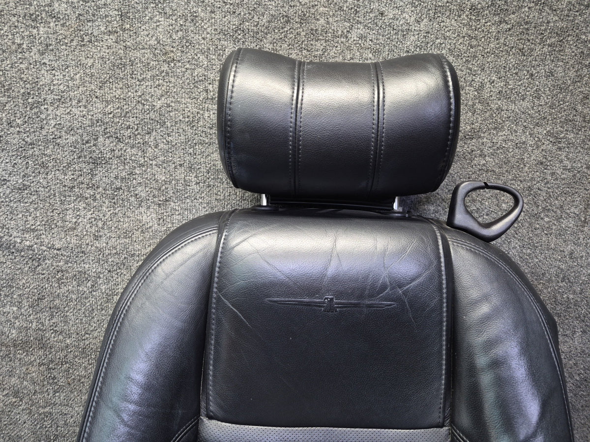 02-05 Ford Thunderbird Set of 2 Front Left & Right Heated Leather Seat Damaged