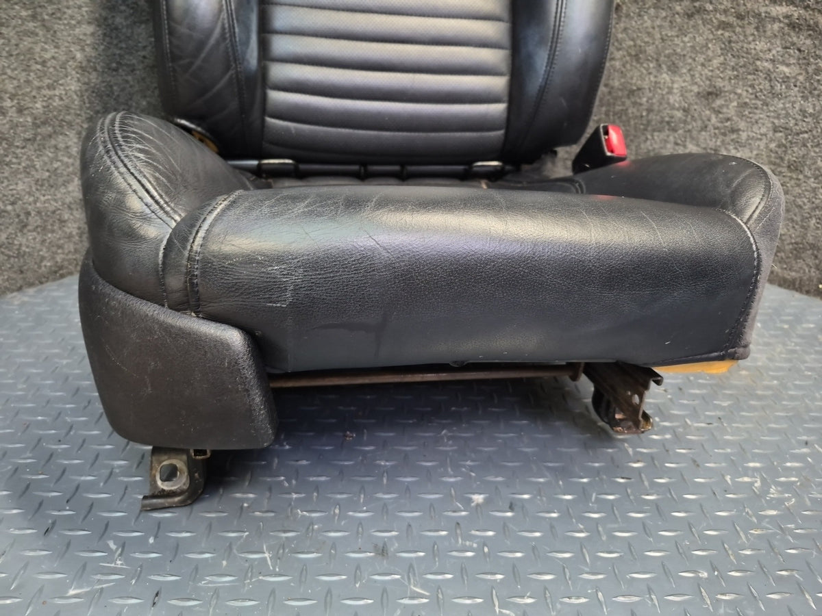 02-05 Ford Thunderbird Set of 2 Front Left & Right Heated Leather Seat Damaged