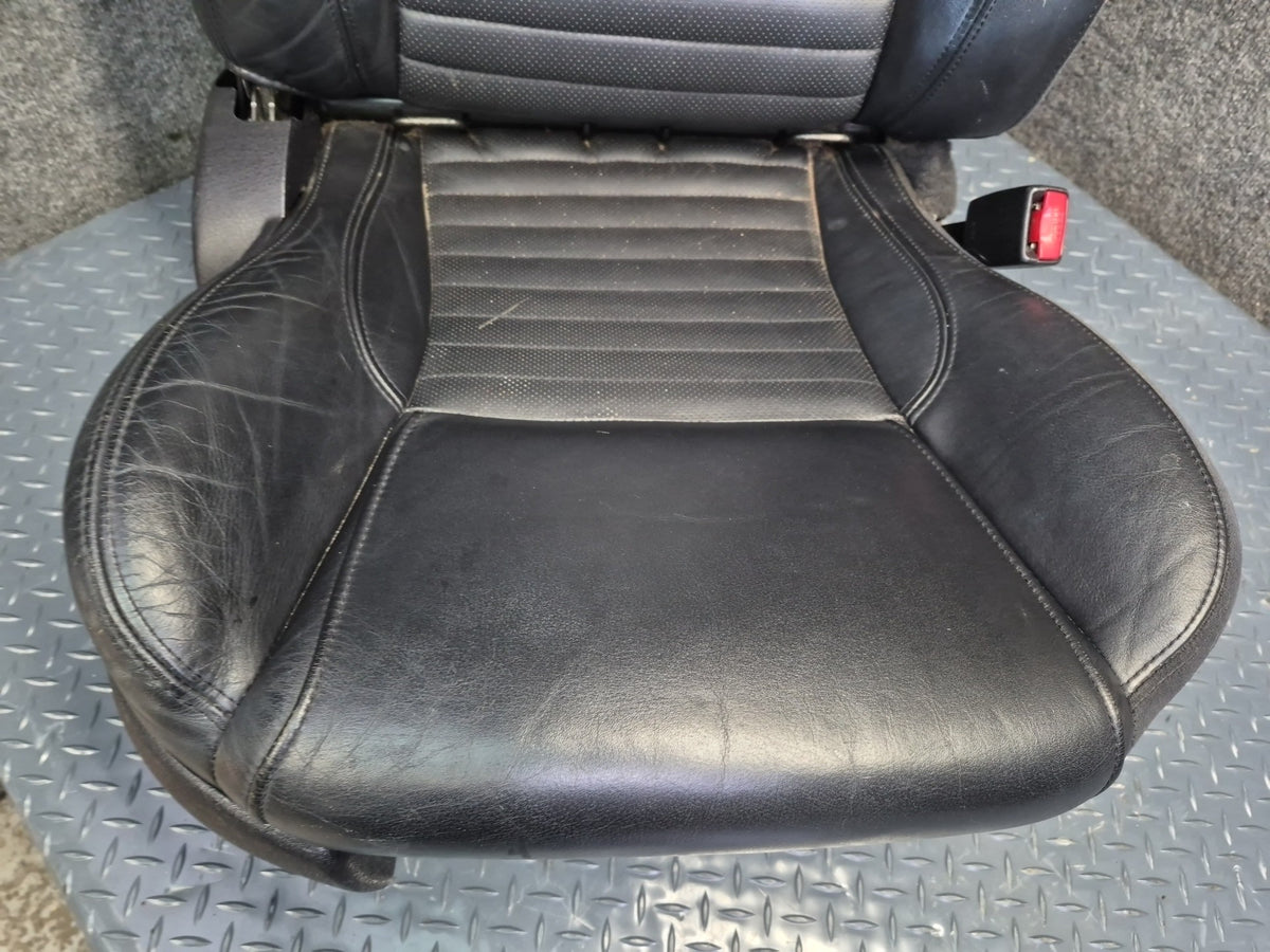 02-05 Ford Thunderbird Set of 2 Front Left & Right Heated Leather Seat Damaged