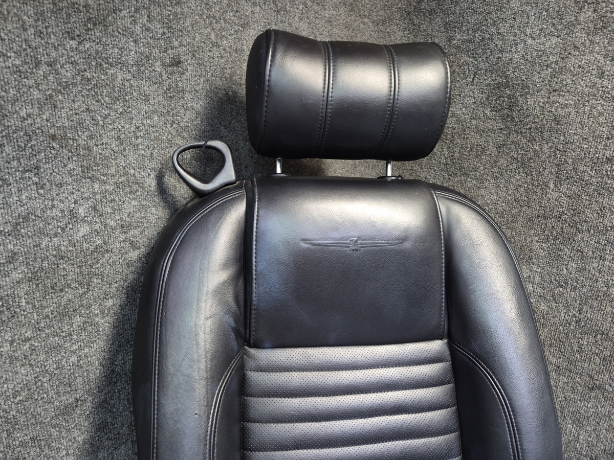 02-05 Ford Thunderbird Set of 2 Front Left & Right Heated Leather Seat Damaged