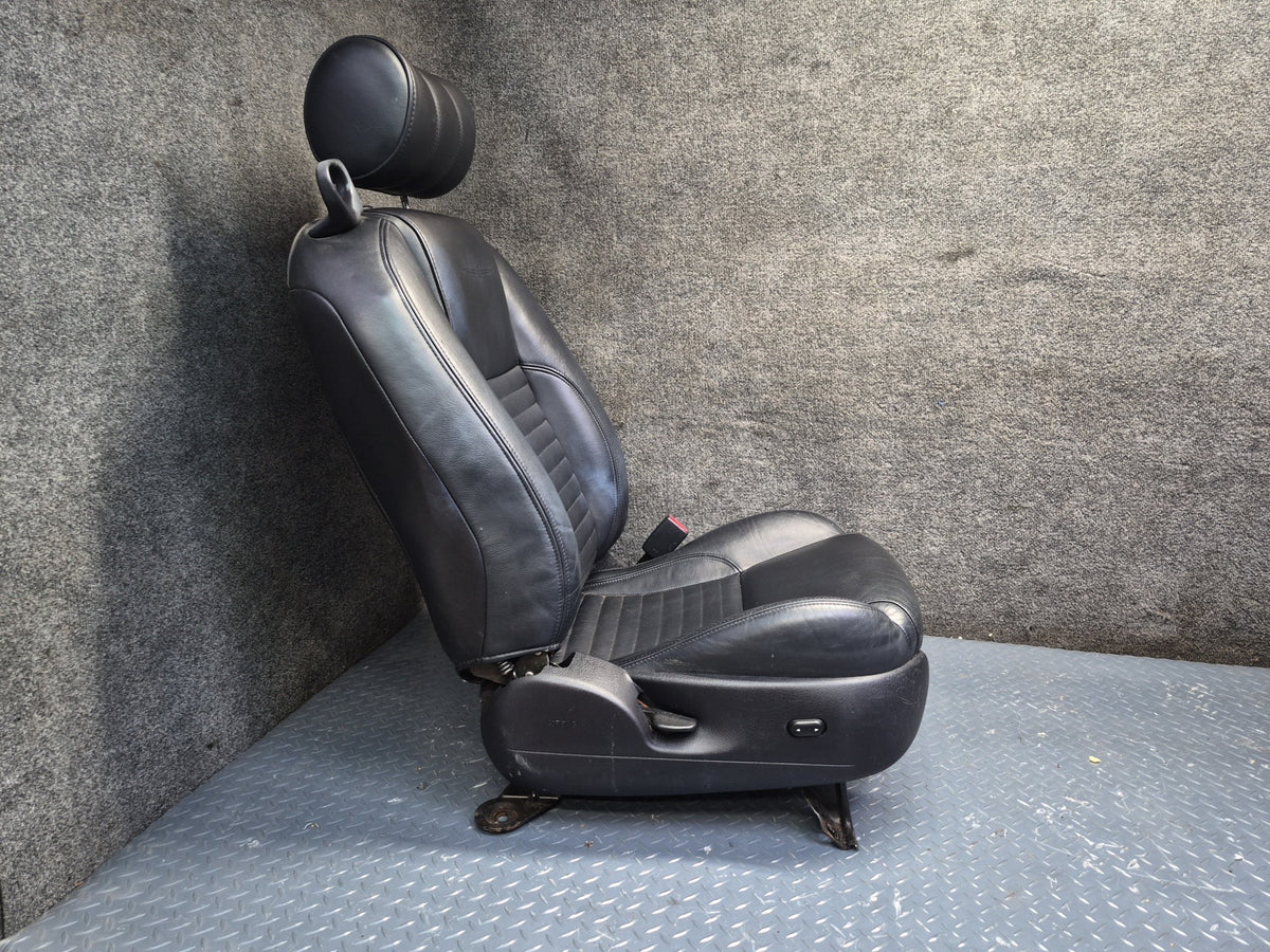 02-05 Ford Thunderbird Set of 2 Front Left & Right Heated Leather Seat Damaged