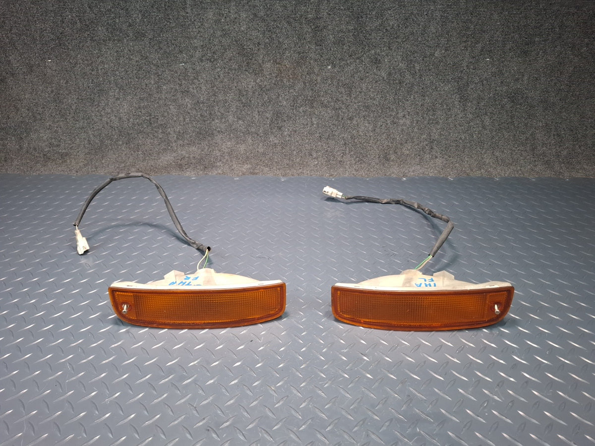 93-96 Toyota Hiace KZH106W Front Right & Left Bumper Turn Light Lamp Set OEM