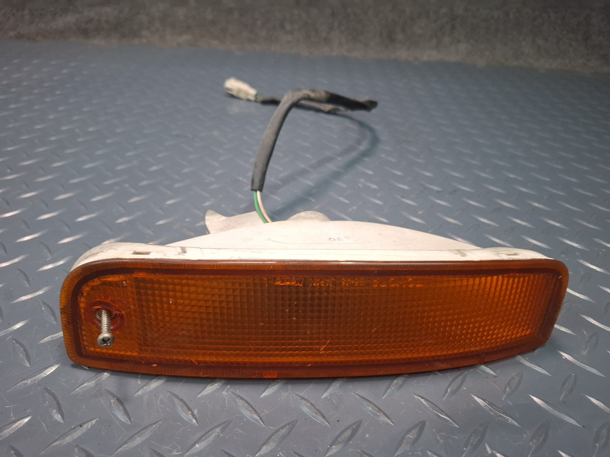 93-96 Toyota Hiace KZH106W Front Right & Left Bumper Turn Light Lamp Set OEM