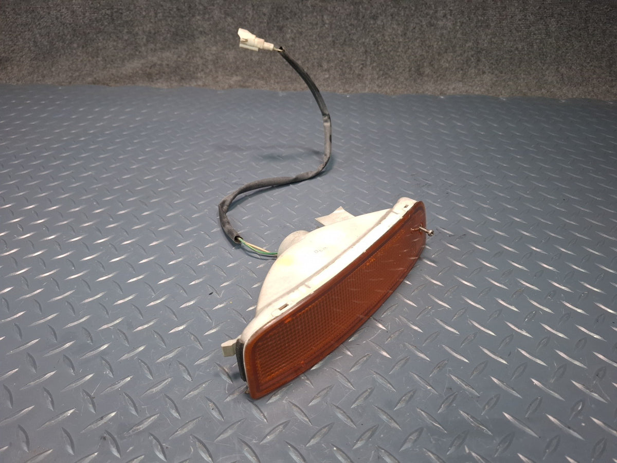 93-96 Toyota Hiace KZH106W Front Right & Left Bumper Turn Light Lamp Set OEM
