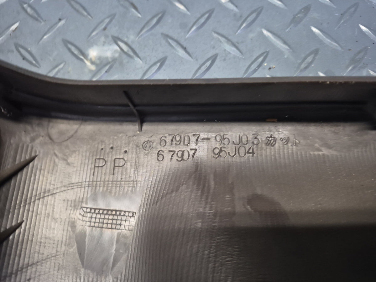 93-95 Toyota Hiace KZH106W Left Slide Door Scuff Sill Step Plate w Trim Set OEM