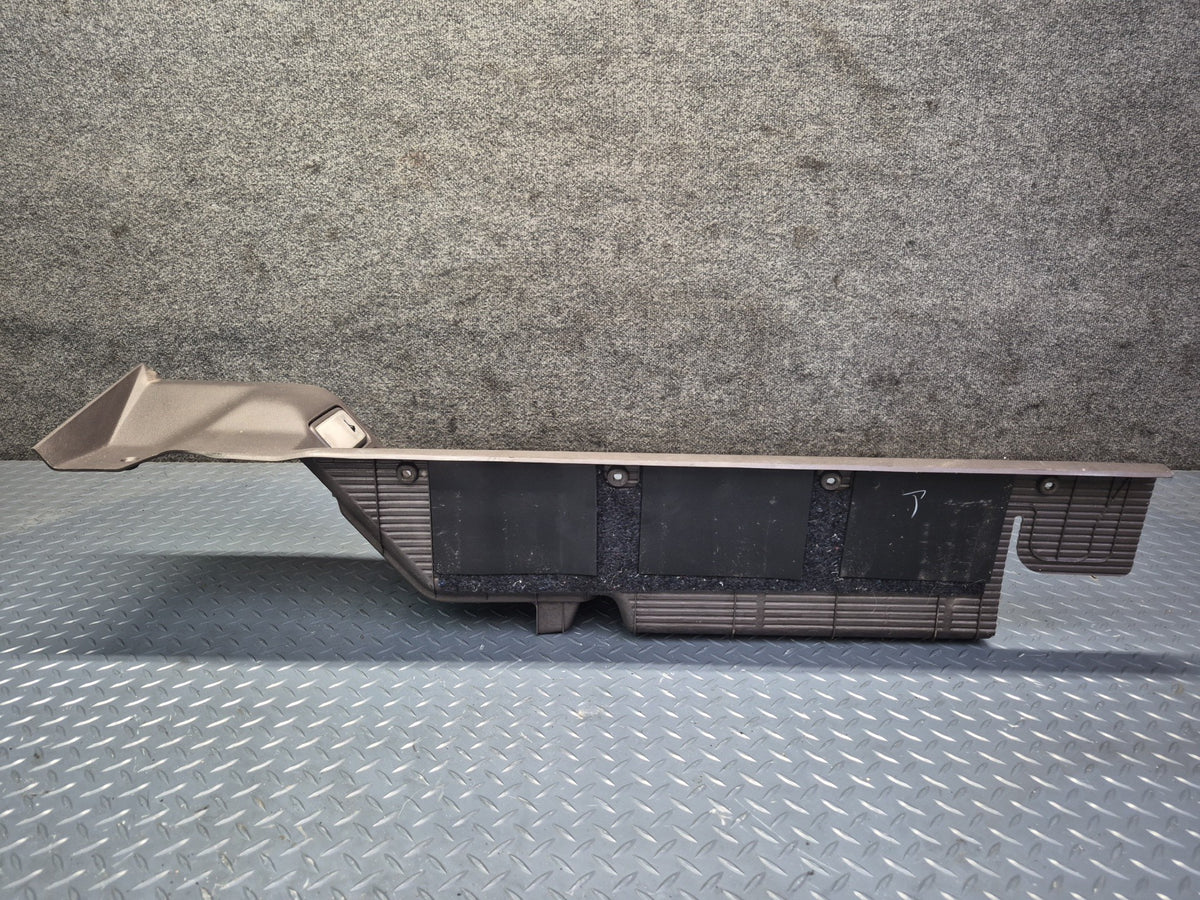 93-95 Toyota Hiace KZH106W Left Slide Door Scuff Sill Step Plate w Trim Set OEM