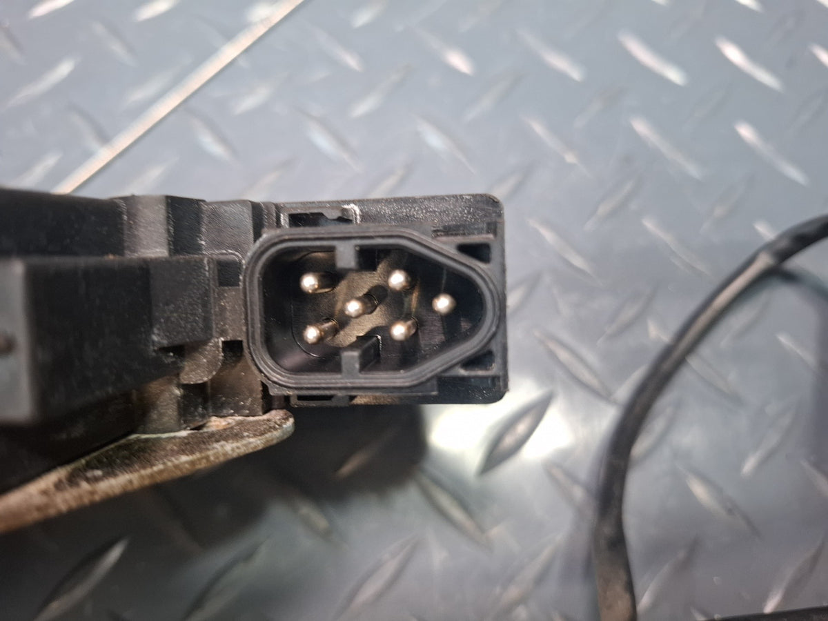 1994-1997 BMW E31 840Ci Left Driver Door Lock Latch Actuator