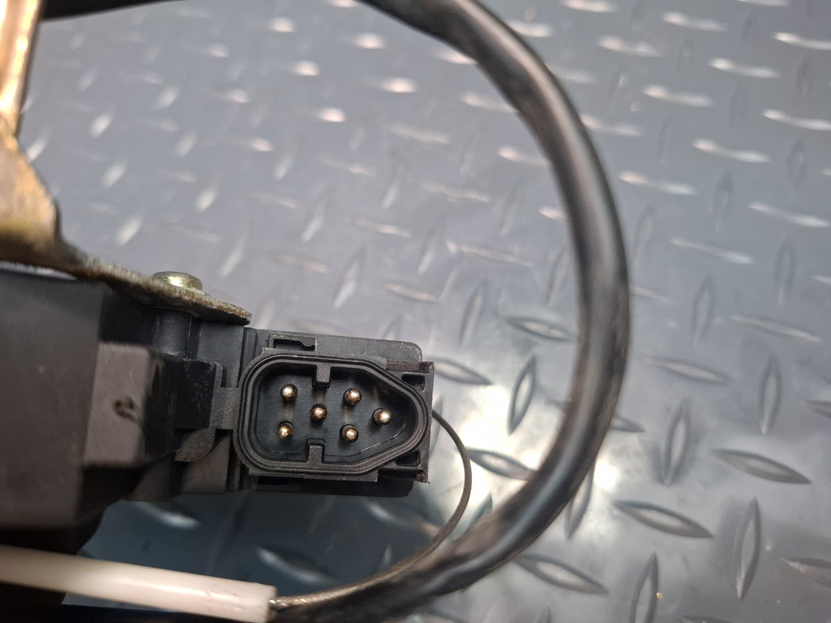 1994-1997 BMW E31 840Ci Right Passenger Door Lock Latch Actuator