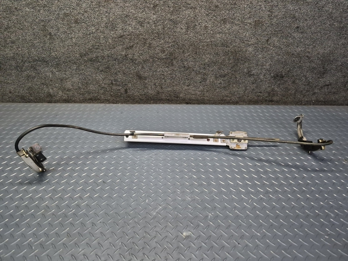 93-99 Toyota Hiace KZH106W Rear Sunroof Slide Drive Cable Guide Assembly OEM