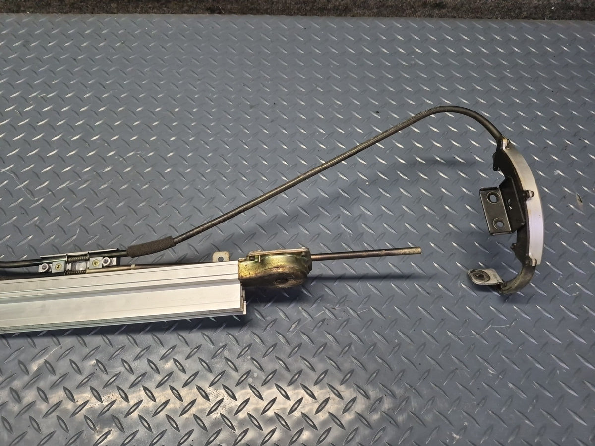 93-99 Toyota Hiace KZH106W Rear Sunroof Slide Drive Cable Guide Assembly OEM