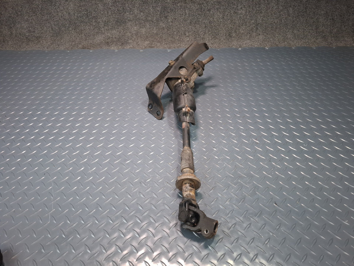 1994 Toyota Hiace KZH106 4WD Steering Shaft w U Joint & Steering Bevel Gear OEM