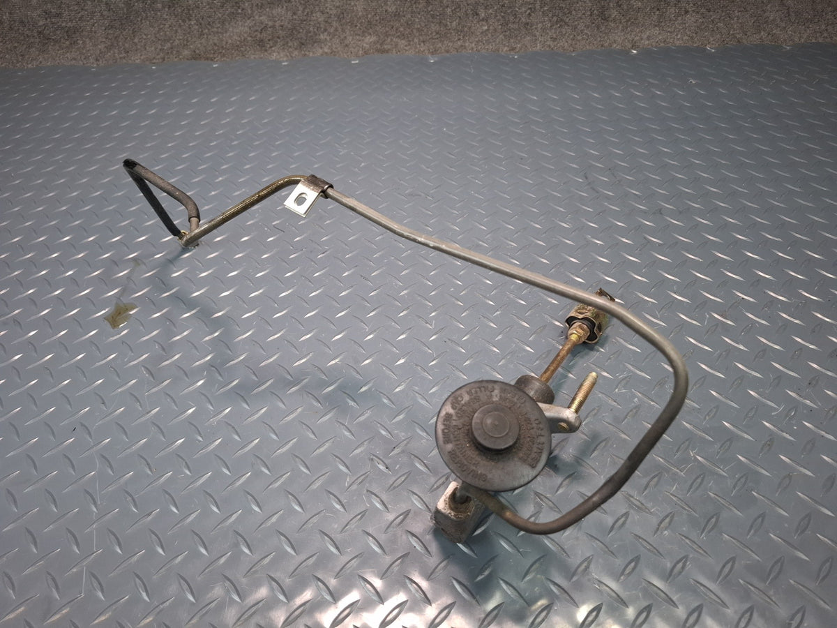 00-05 Toyota MR2 Spyder ZZW30L Clutch Master Cylinder w Line OEM