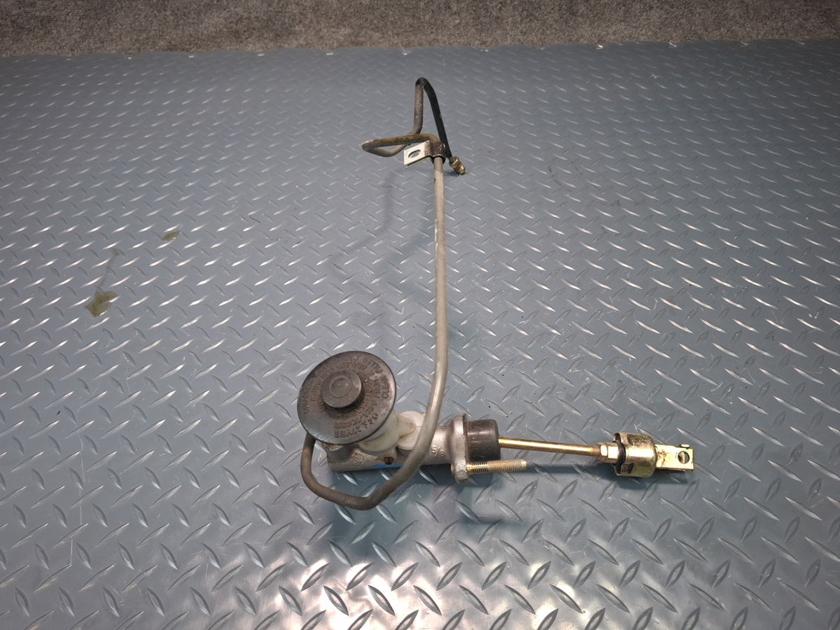 00-05 Toyota MR2 Spyder ZZW30L Clutch Master Cylinder w Line OEM
