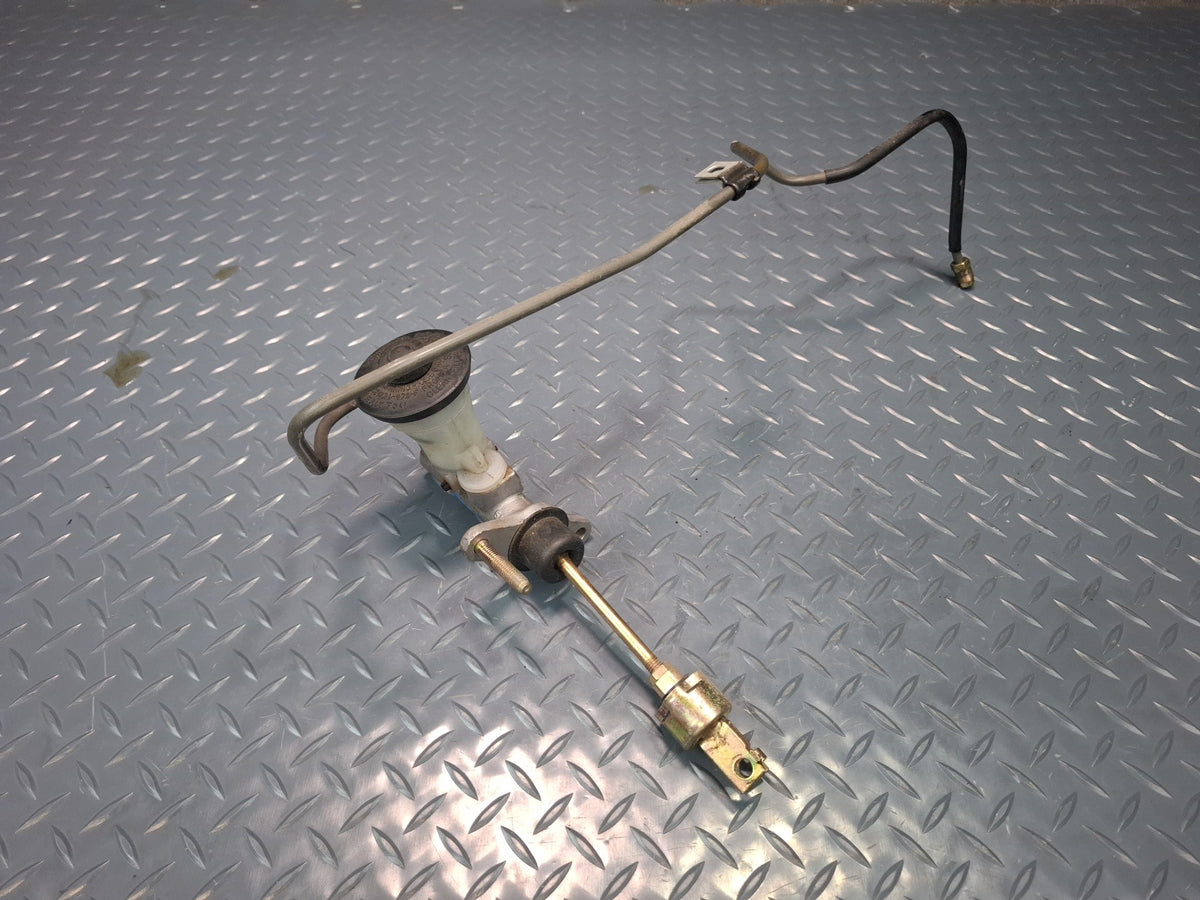 00-05 Toyota MR2 Spyder ZZW30L Clutch Master Cylinder w Line OEM