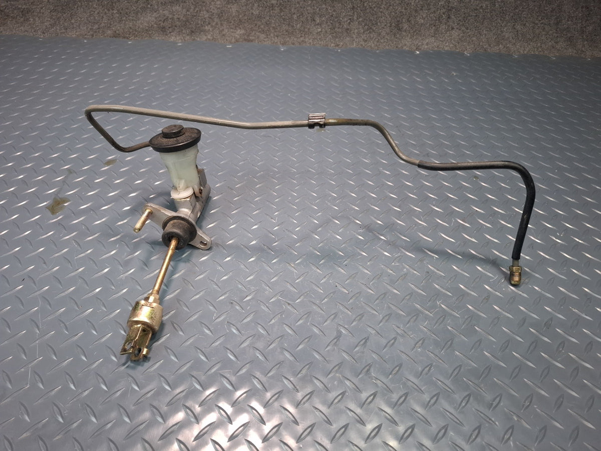 00-05 Toyota MR2 Spyder ZZW30L Clutch Master Cylinder w Line OEM