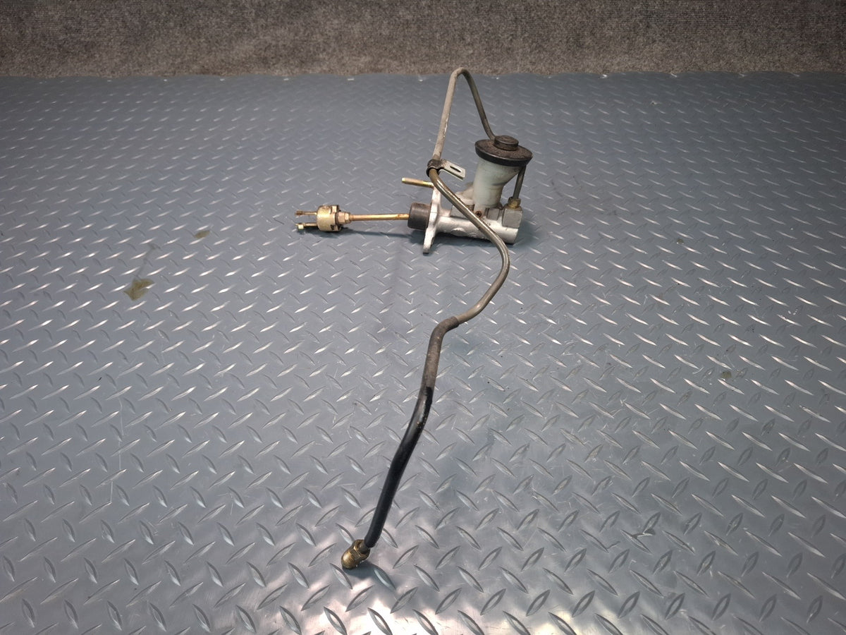 00-05 Toyota MR2 Spyder ZZW30L Clutch Master Cylinder w Line OEM