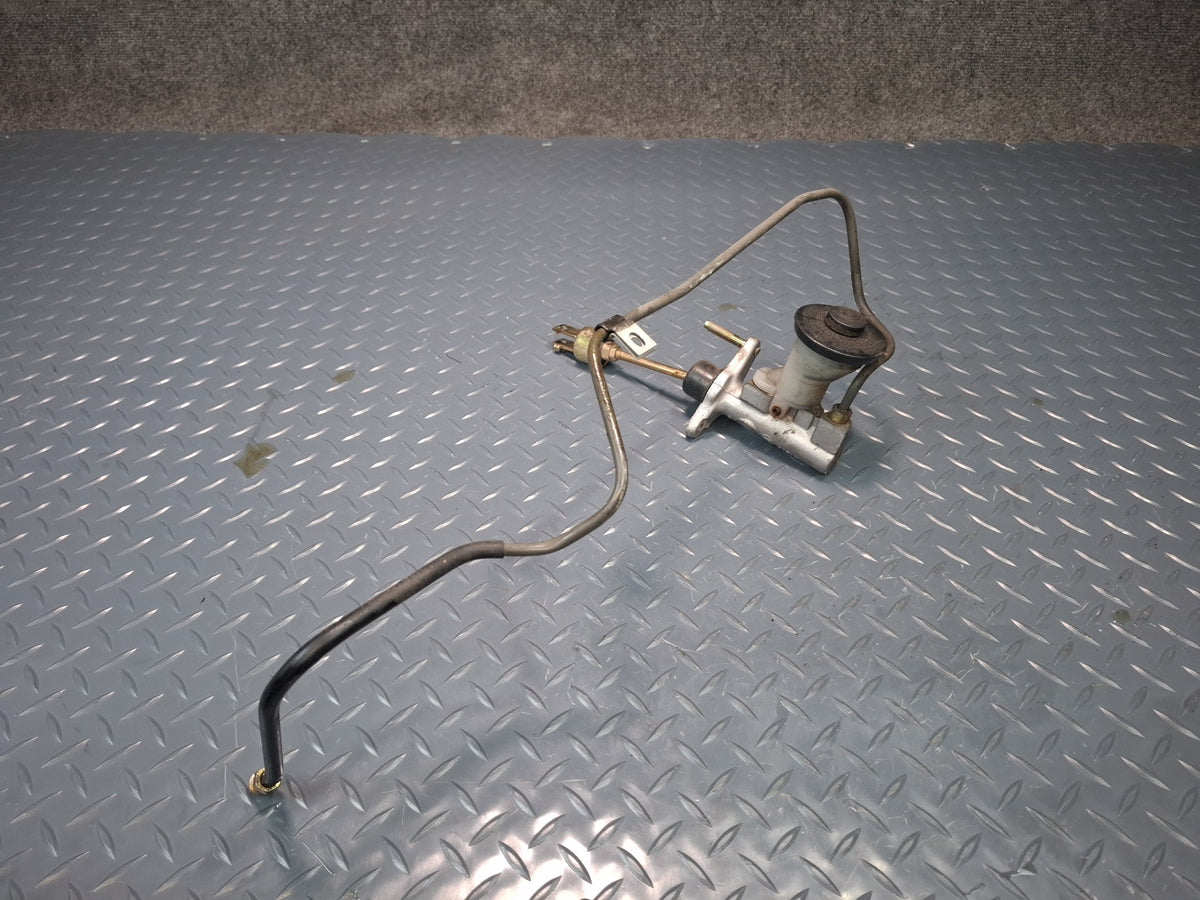 00-05 Toyota MR2 Spyder ZZW30L Clutch Master Cylinder w Line OEM