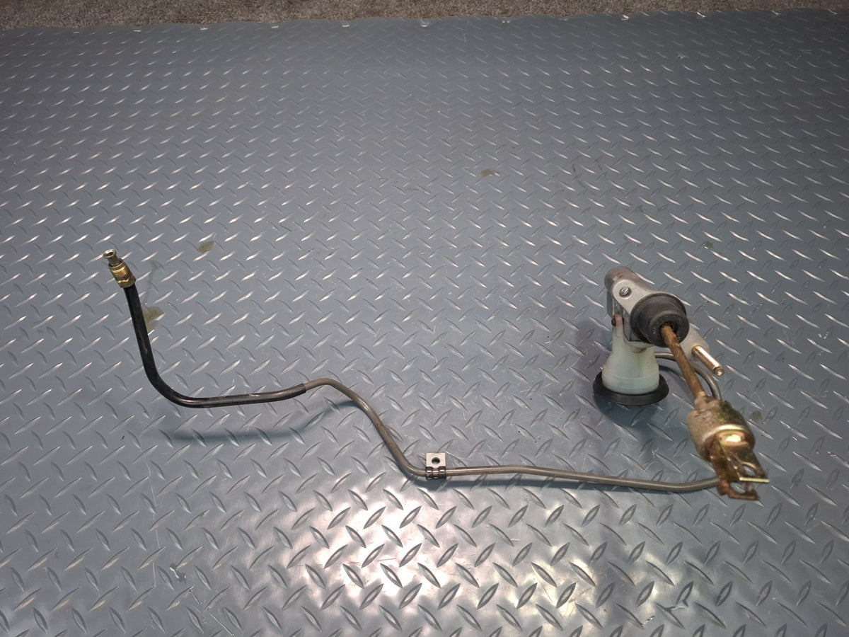 00-05 Toyota MR2 Spyder ZZW30L Clutch Master Cylinder w Line OEM