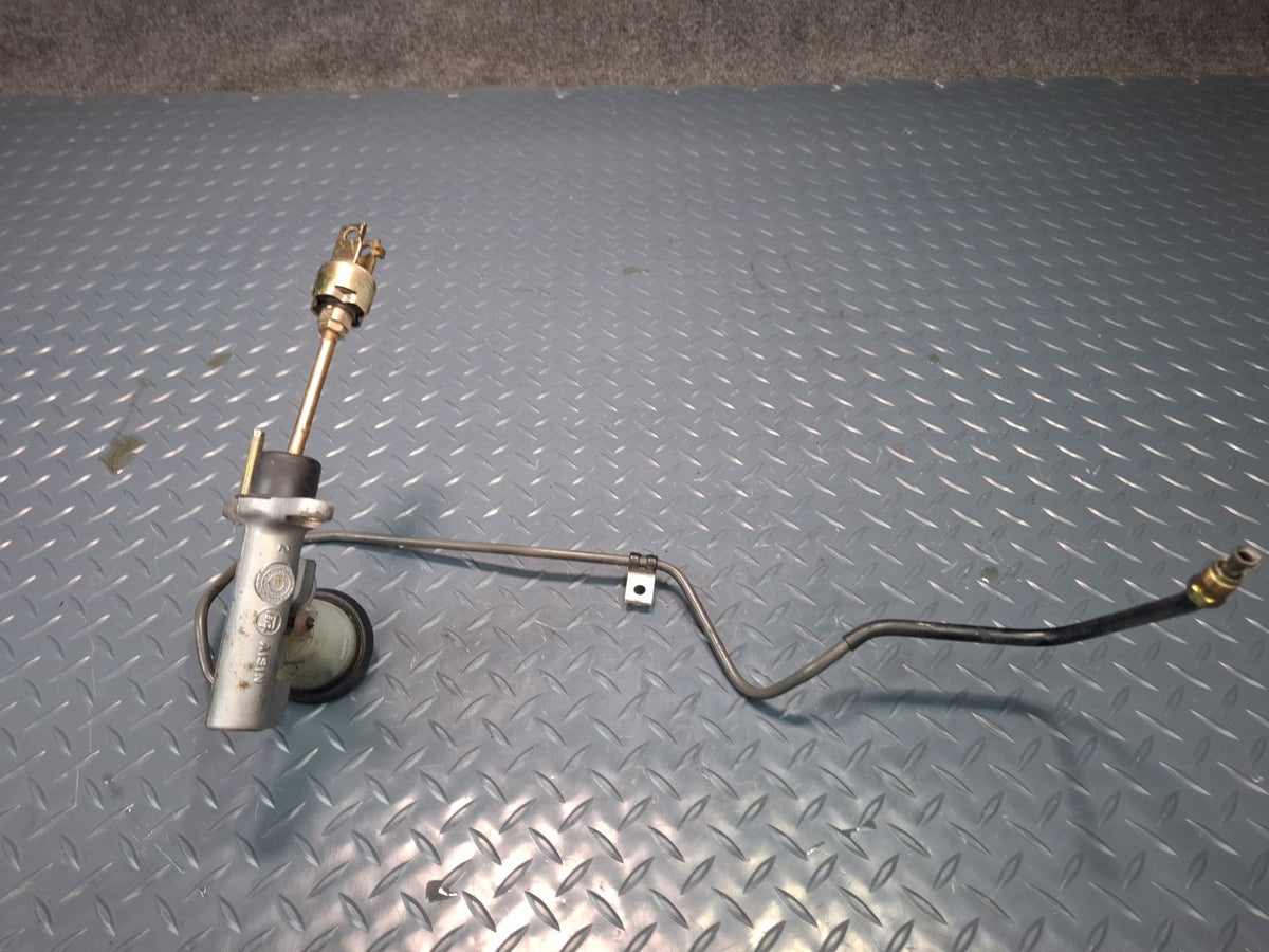 00-05 Toyota MR2 Spyder ZZW30L Clutch Master Cylinder w Line OEM
