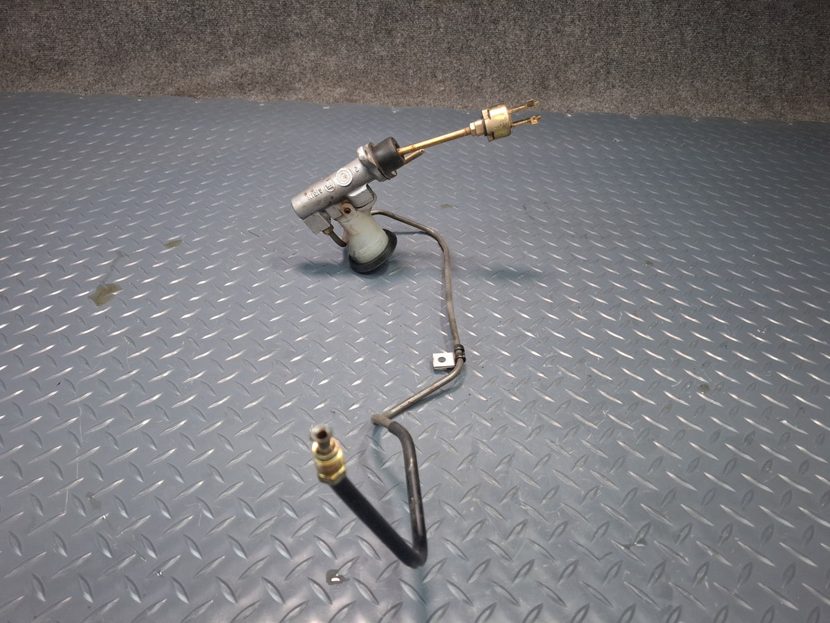 00-05 Toyota MR2 Spyder ZZW30L Clutch Master Cylinder w Line OEM