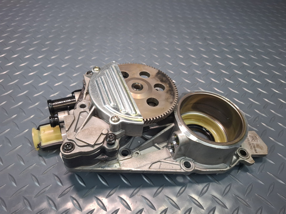 13-15 Audi RS5 8F7 4.2L V8 PXL A/T Automatic DCT Transmission Oil Pump OEM
