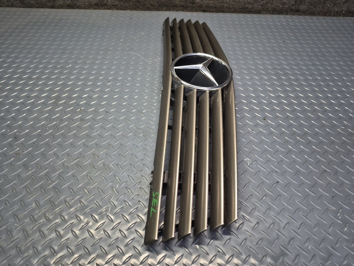 94-02 Mercedes R129 Sl-class Front Hood Grille w Emblem OEM