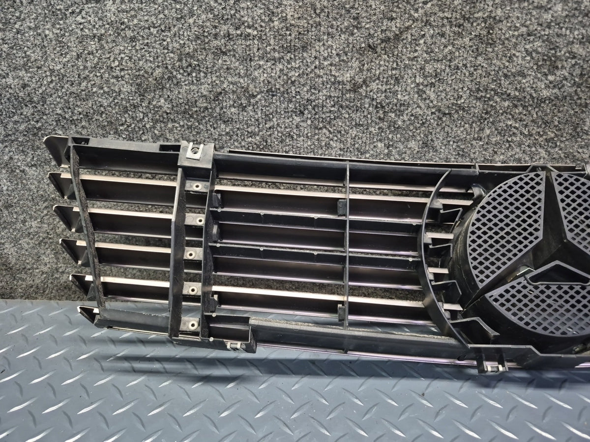 94-02 Mercedes R129 Sl-class Front Hood Grille w Emblem OEM