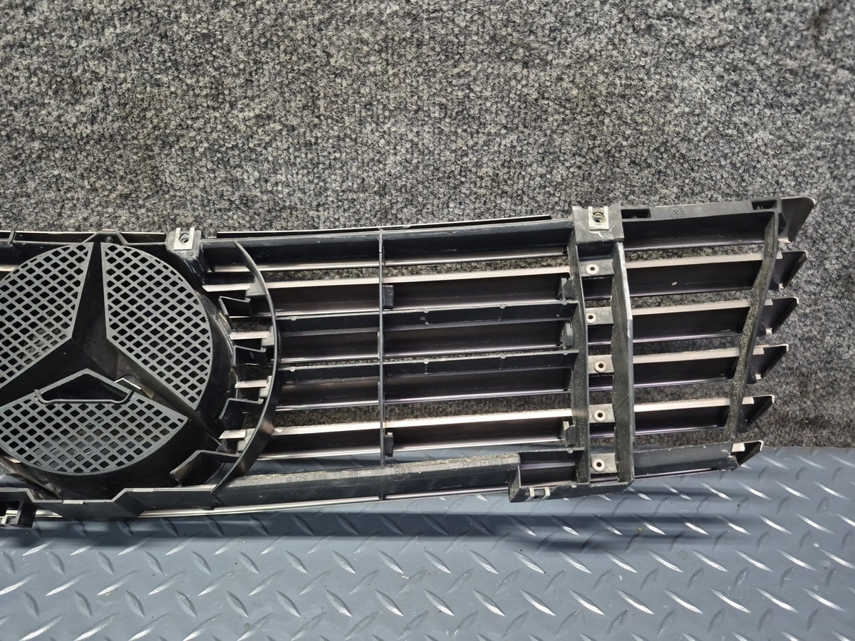 94-02 Mercedes R129 Sl-class Front Hood Grille w Emblem OEM