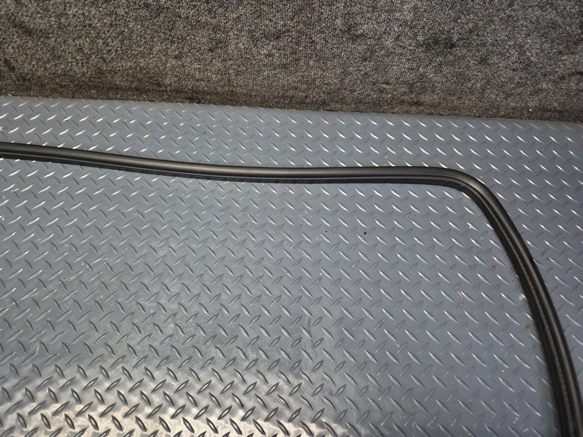 94-02 Mercedes R129 Rear Trunk Lid Weatherstrip Rubber Seal OEM