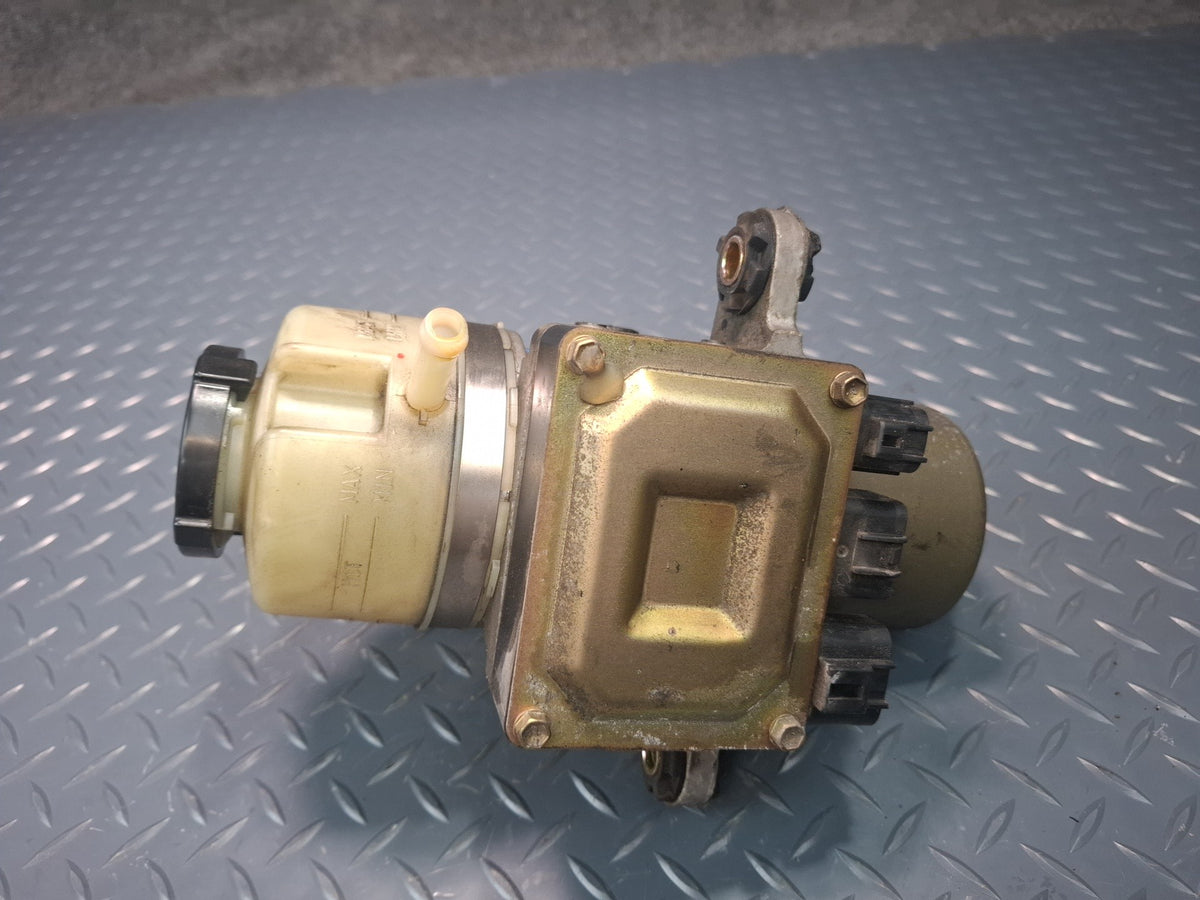 00-05 Toyota MR2 Spyder ZZW30L Power Steering Pump w Fluid Reservoir Tank OEM