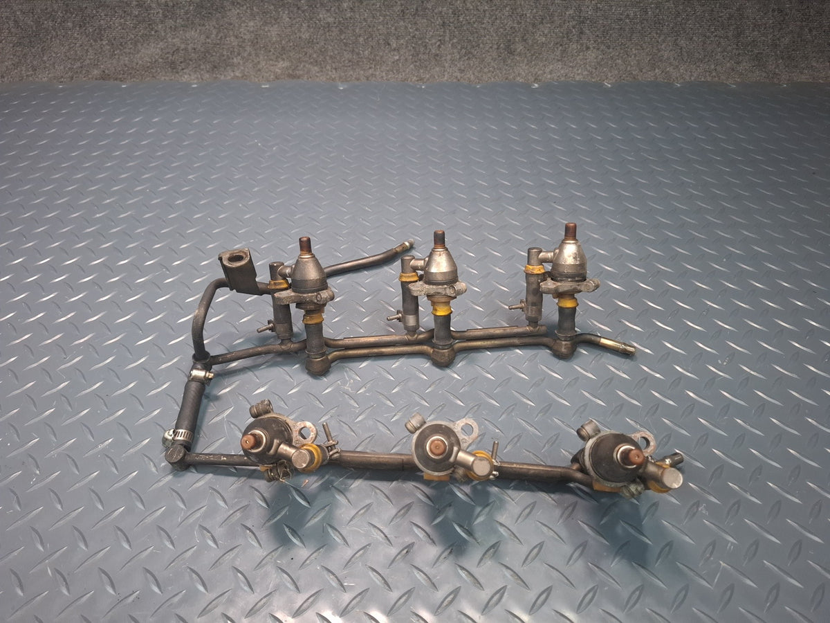 87-89 Nissan Z31 300ZX VG30E NA Fuel Rail Injector Set OEM