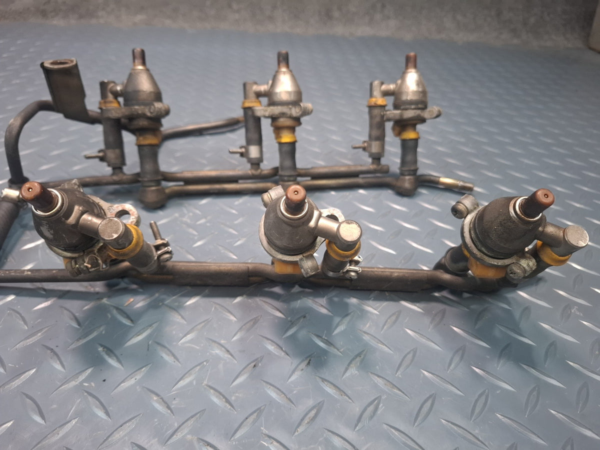 87-89 Nissan Z31 300ZX VG30E NA Fuel Rail Injector Set OEM