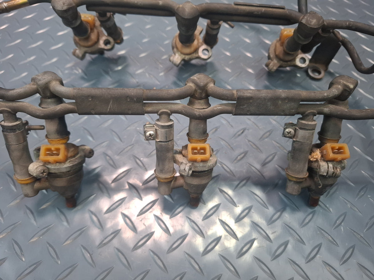 87-89 Nissan Z31 300ZX VG30E NA Fuel Rail Injector Set OEM