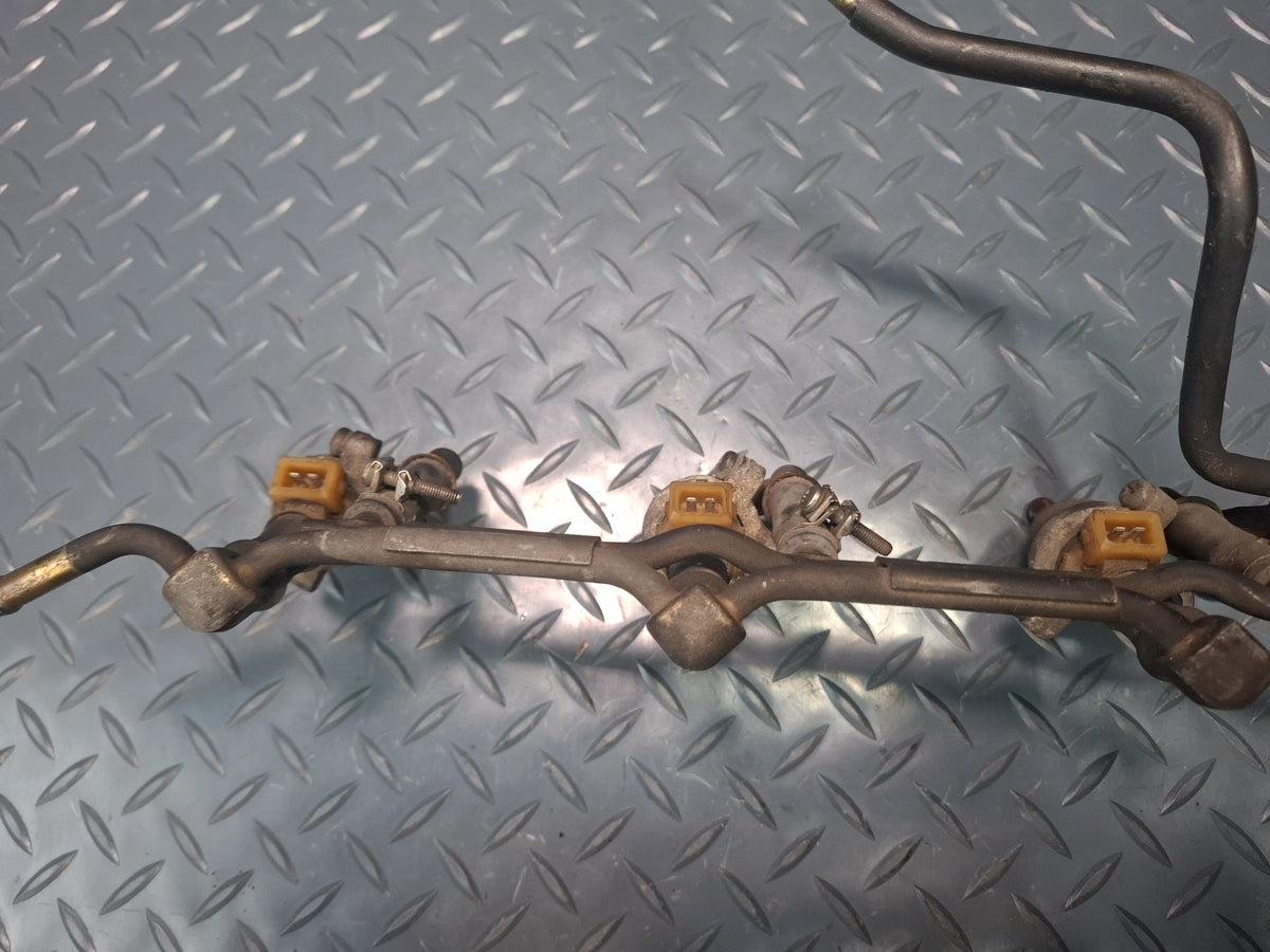 87-89 Nissan Z31 300ZX VG30E NA Fuel Rail Injector Set OEM