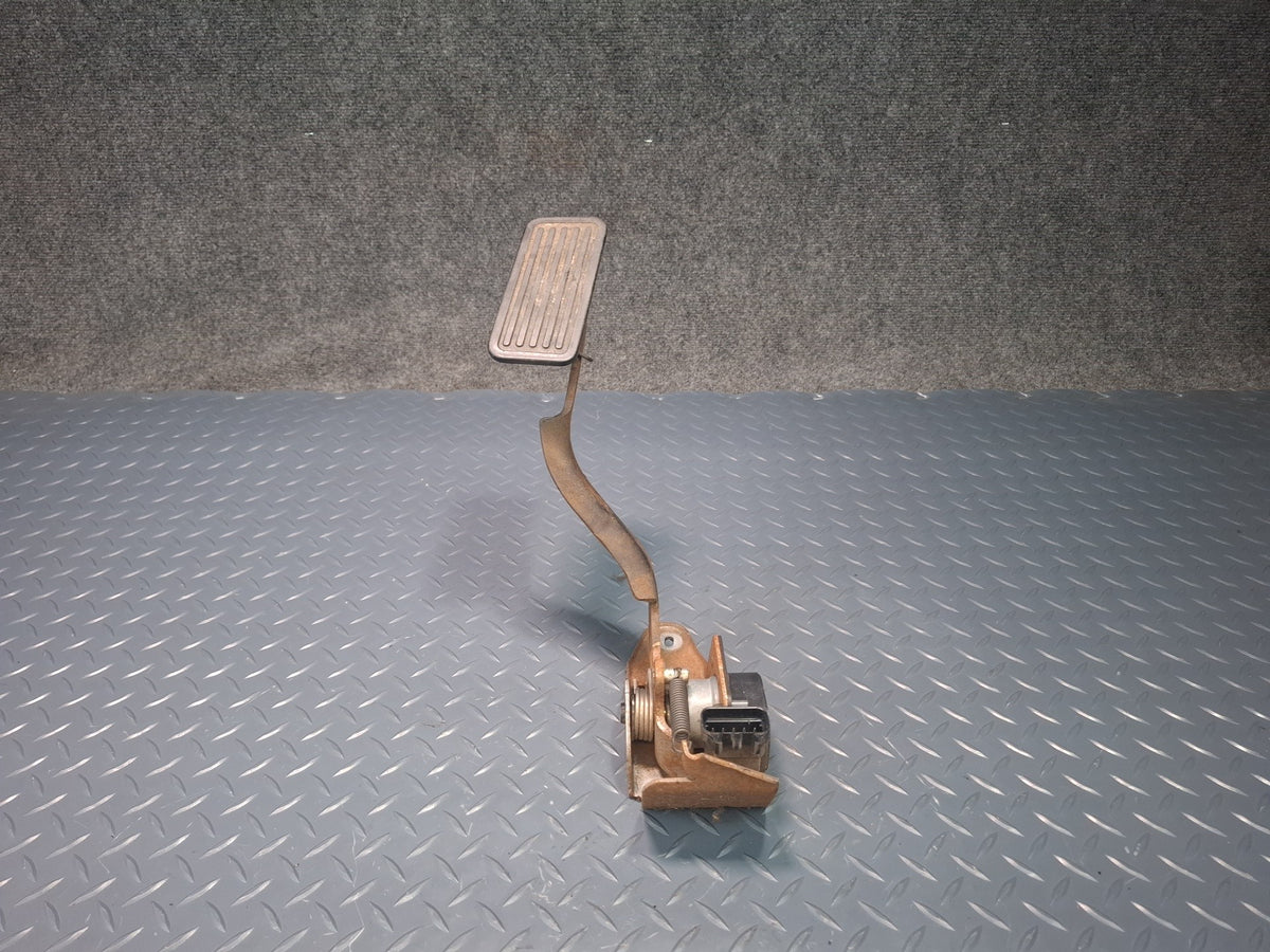 2004-2007 Hummer H2 Gas Acceleration Pedal Throttle Sensor
