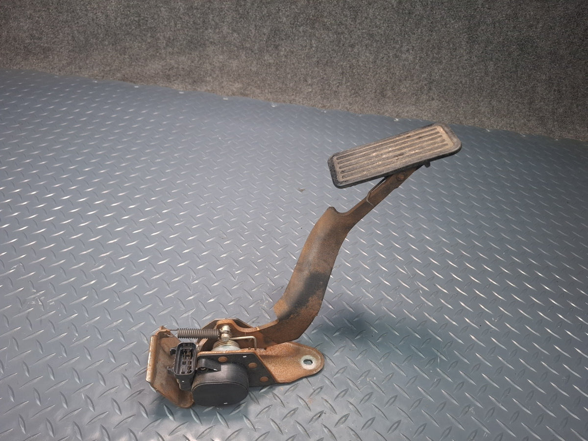 2004-2007 Hummer H2 Gas Acceleration Pedal Throttle Sensor