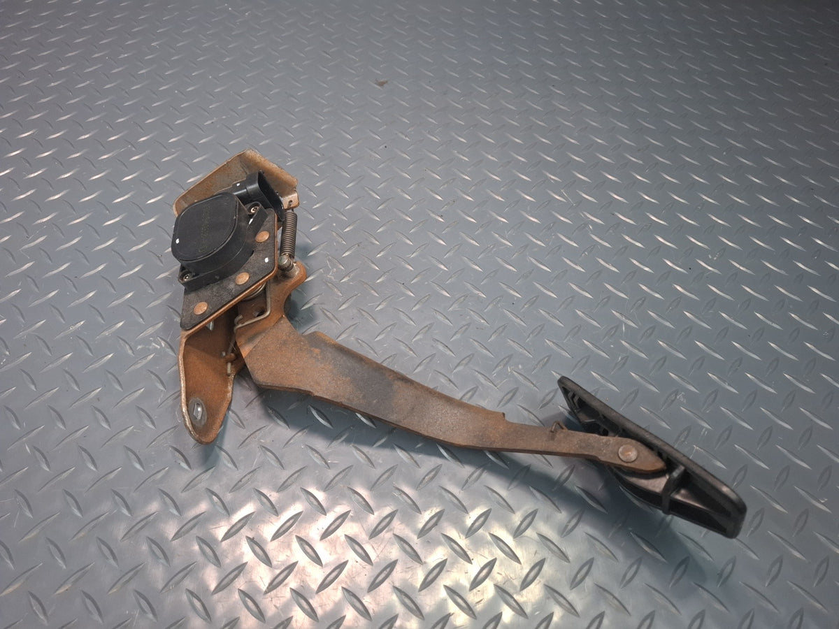 2004-2007 Hummer H2 Gas Acceleration Pedal Throttle Sensor