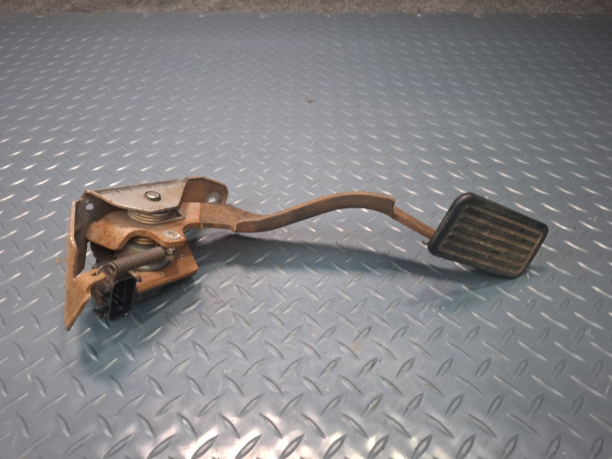 2004-2007 Hummer H2 Gas Acceleration Pedal Throttle Sensor