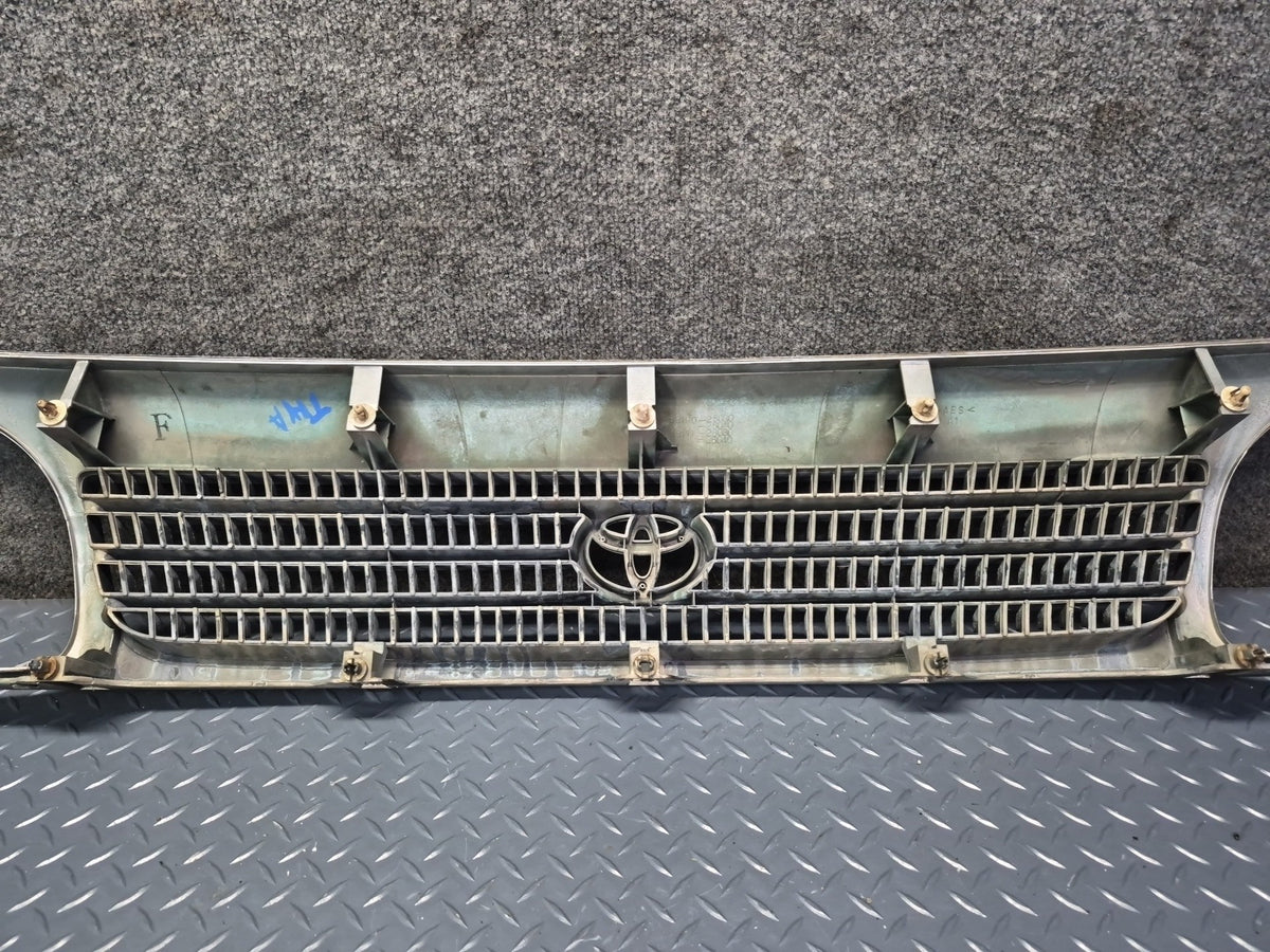 93-95 Toyota Hiace KZH106W Front Upper Radiator Grille w Emblem 53100-26030 OEM