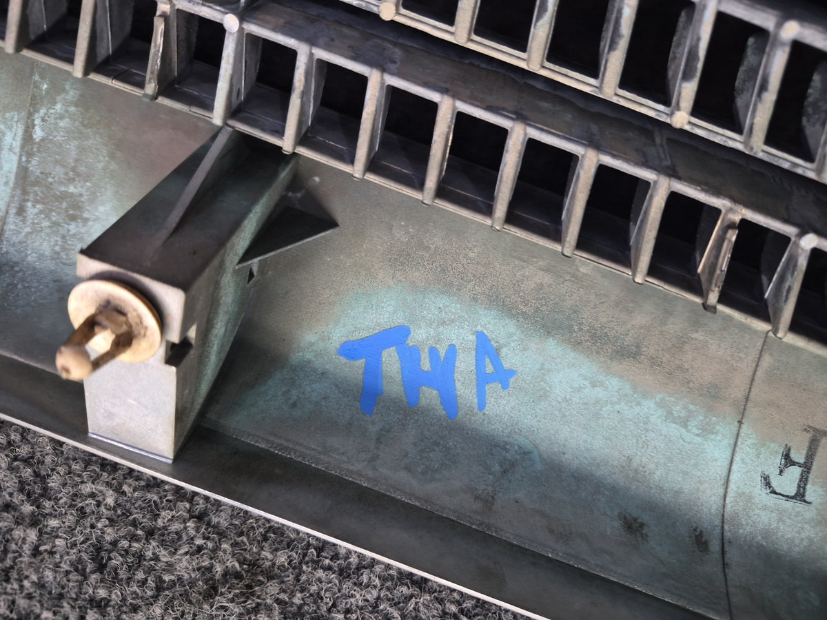 93-95 Toyota Hiace KZH106W Front Upper Radiator Grille w Emblem 53100-26030 OEM