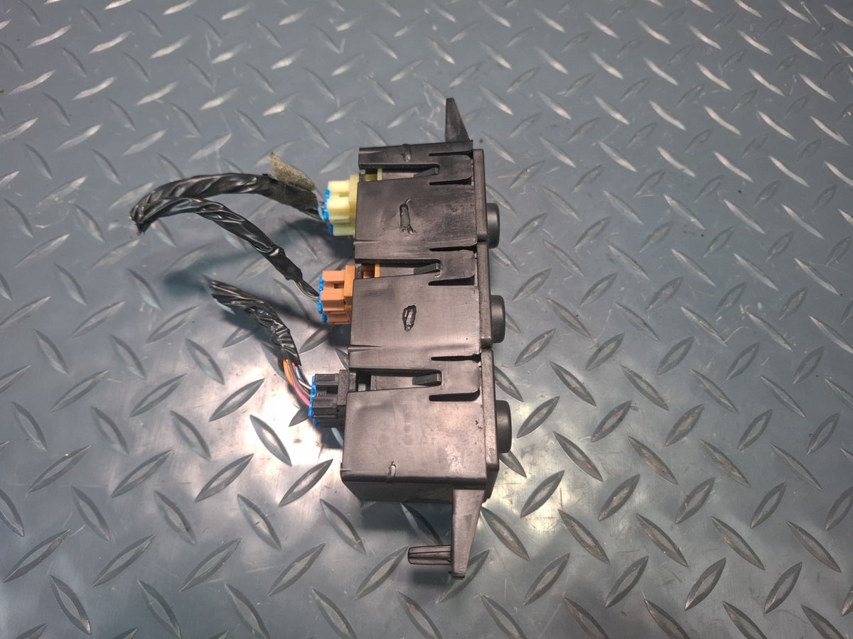 2003-2007 Hummer H2 Dash Center Traction Control Height TOW Haul Switch 15192440